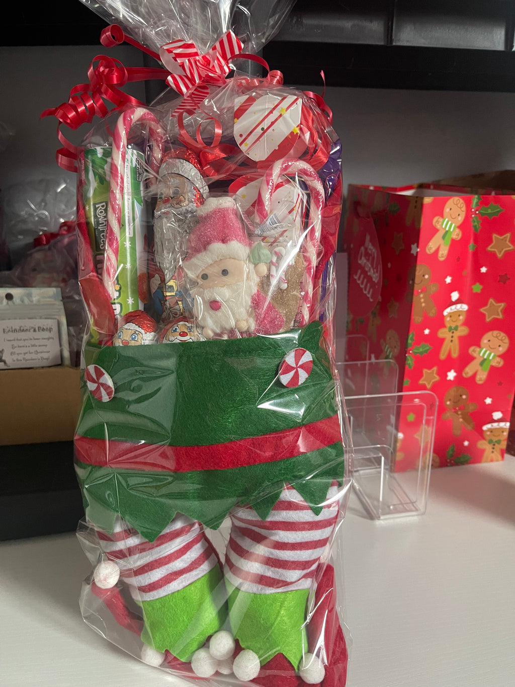 Elf pants hamper