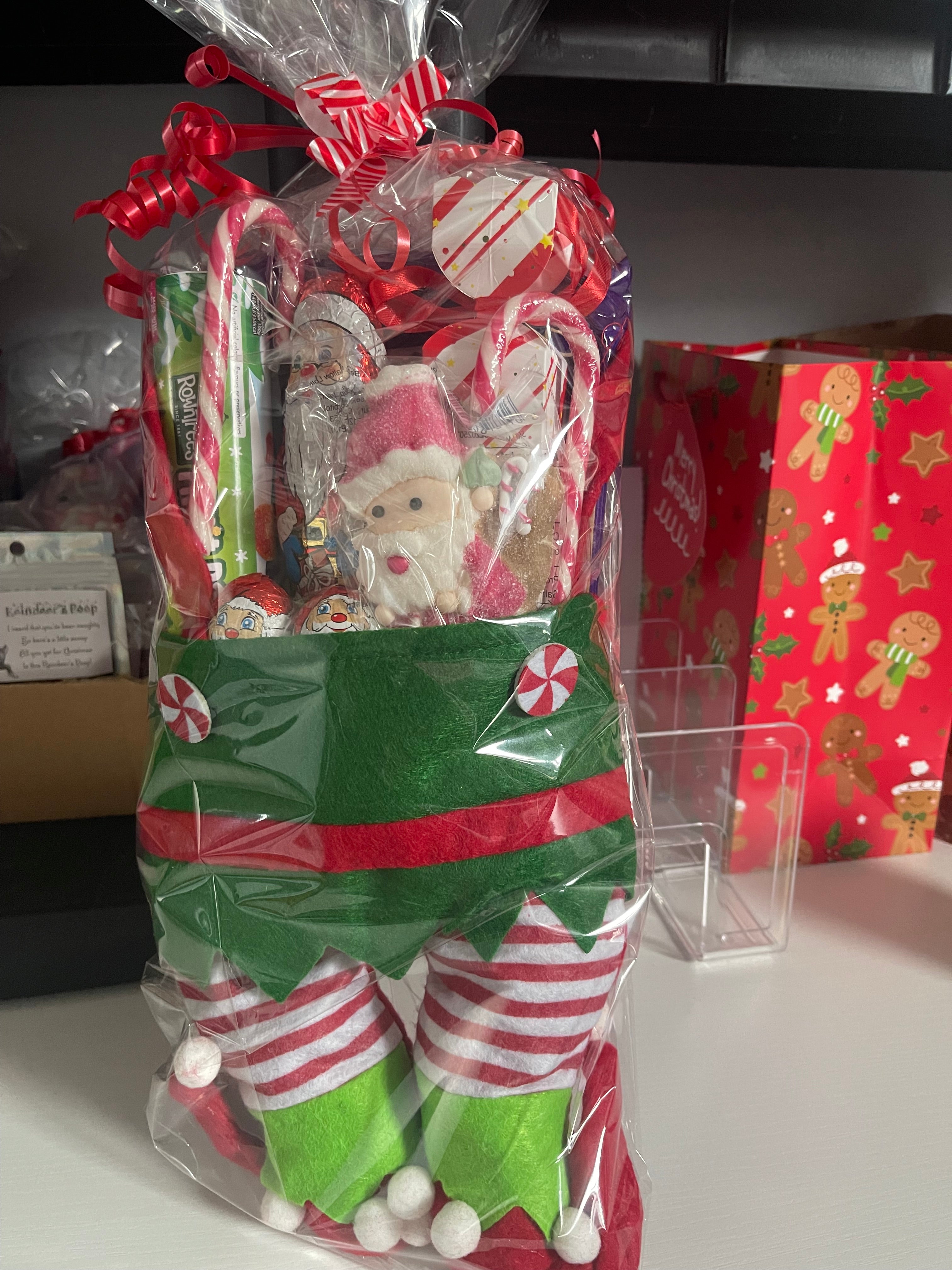 Elf pants hamper