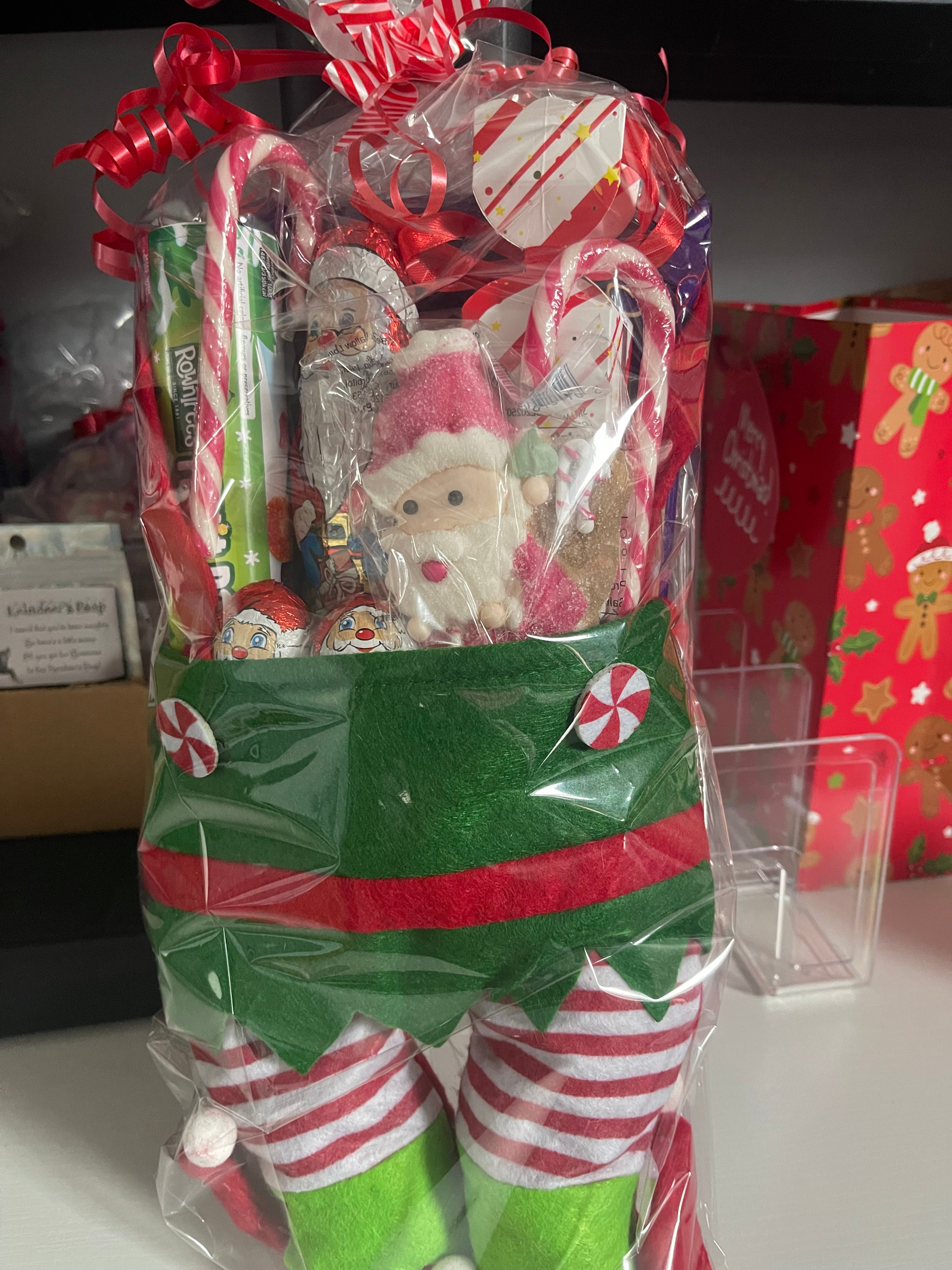 Elf pants hamper