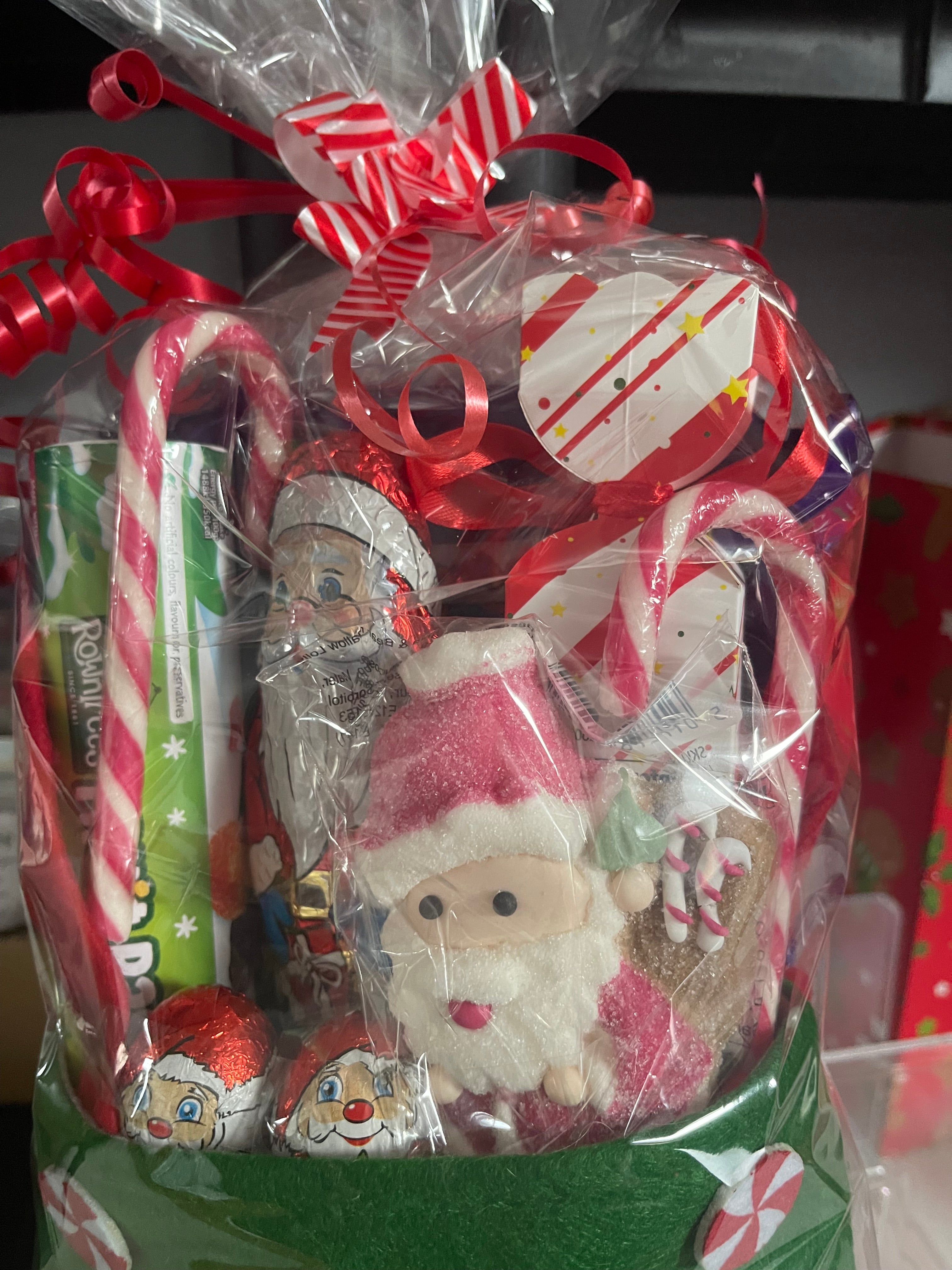 Elf pants hamper