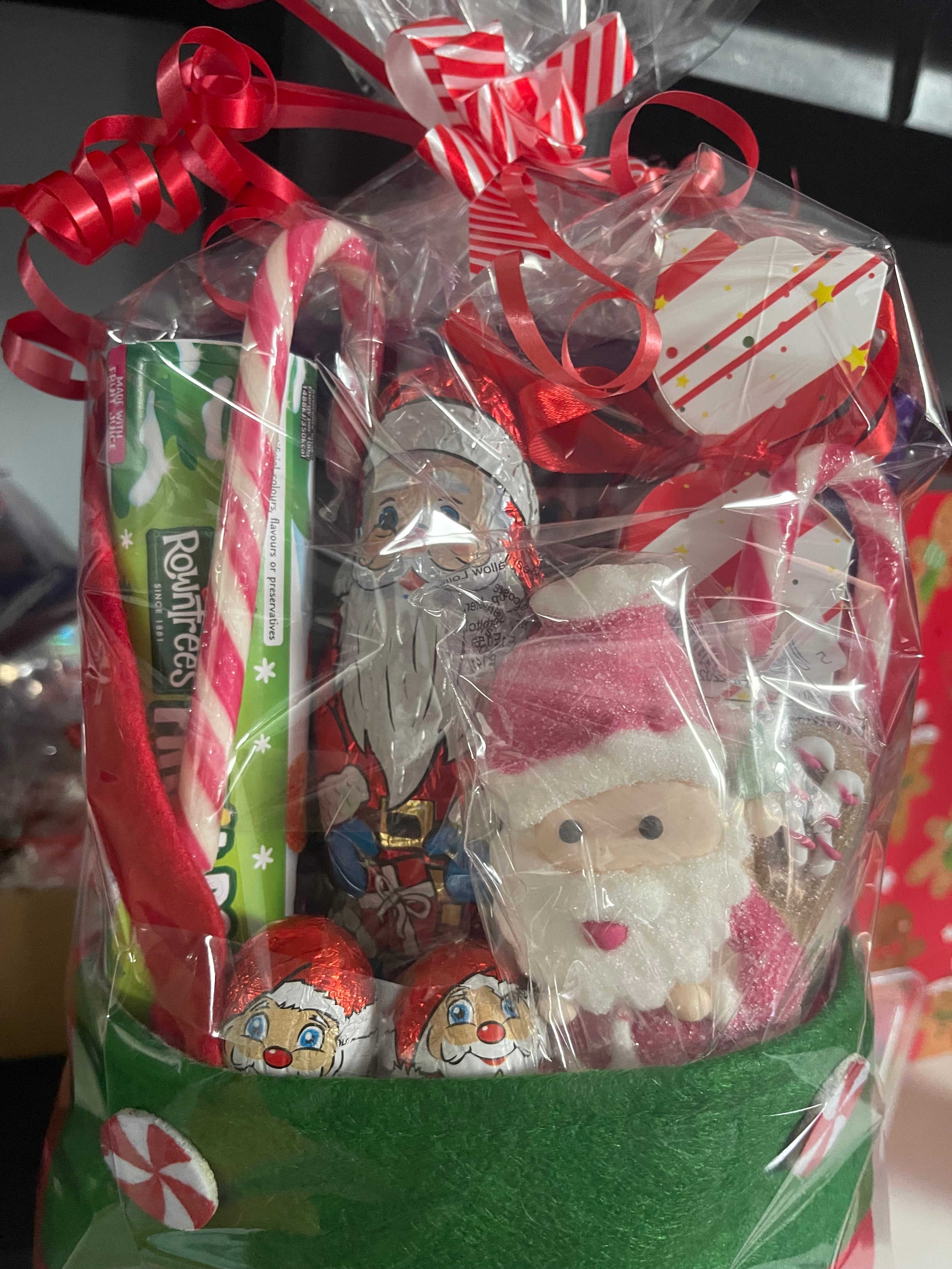 Elf pants hamper